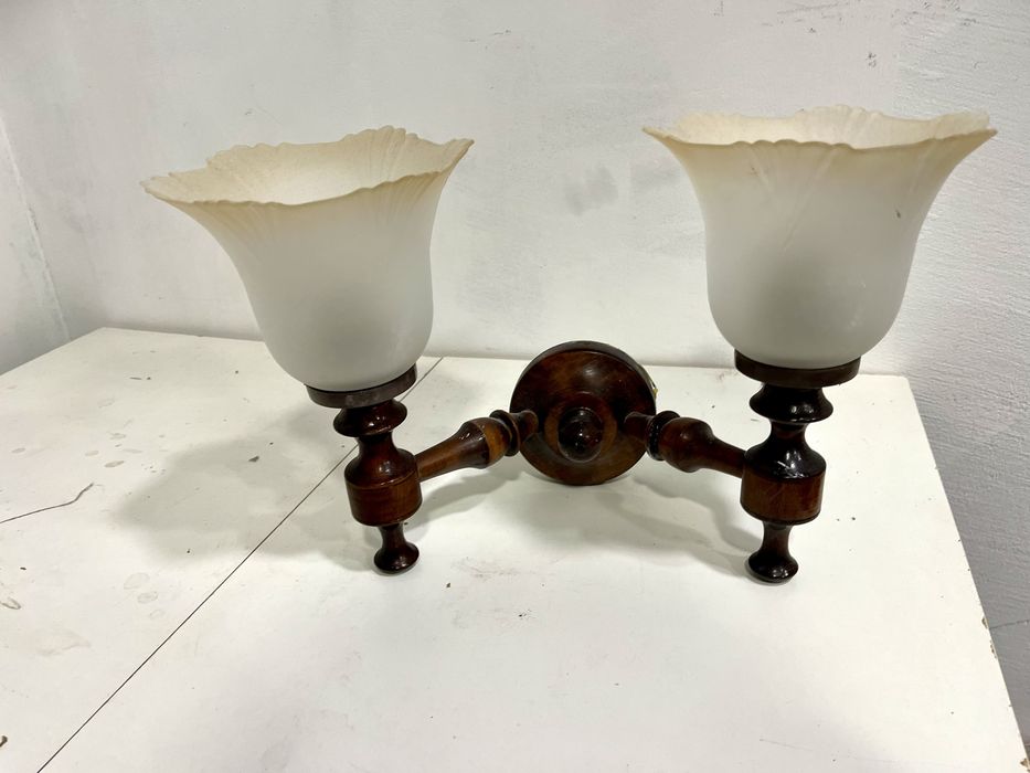 Kinkiet drewniany podwójny – styl klasyczny