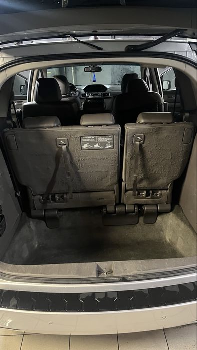 Honda Odyssey 2011 року 3,5(бензин)максимальна комплектація