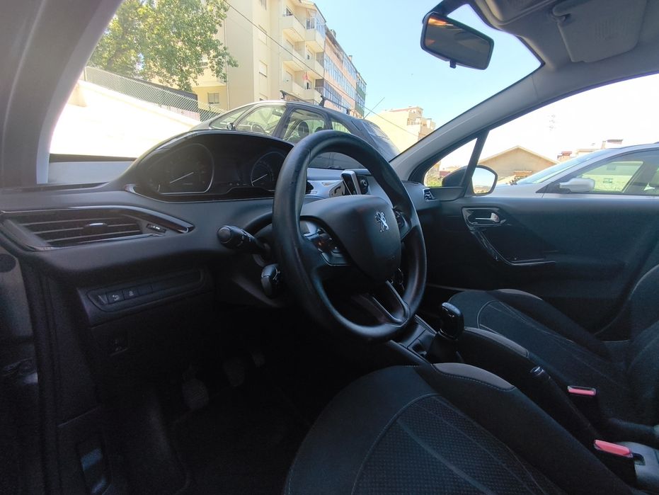Peugeot 208 1.2 GPS