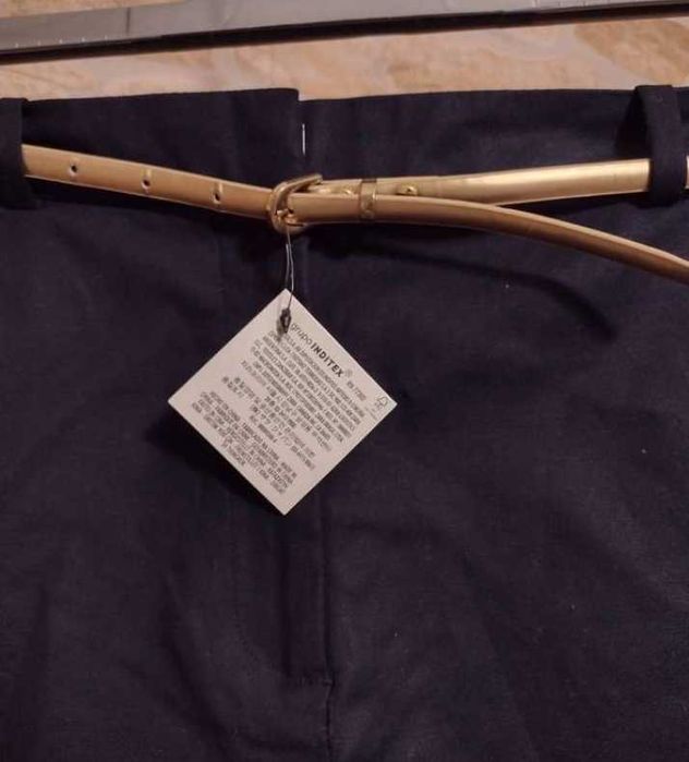 (38/M( ZARA/ Granatowe szorty ze złotym paskiem/ NOWE