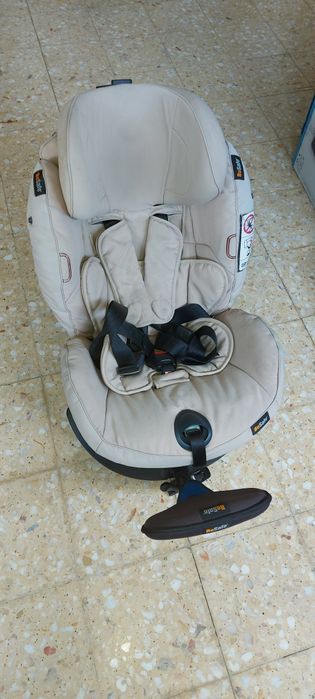 Cadeira Auto para bebe Besafe iziplus - até 25kgs preta e bege