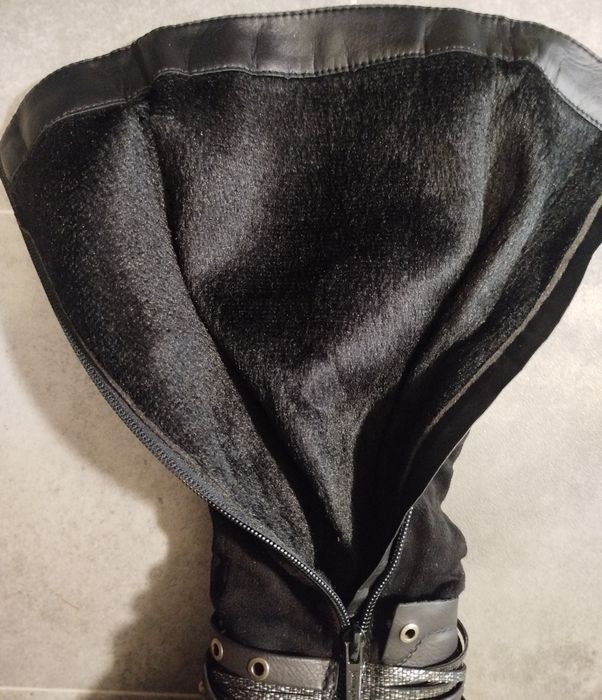 Чоботи комбінові з екошкіри і екозамши.