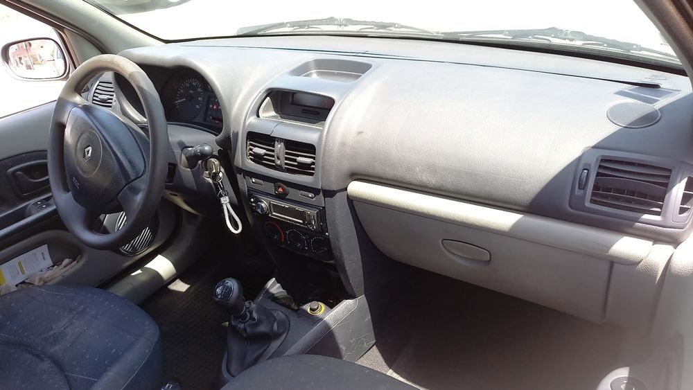 Clio III sem nada pra fazer foto 5
