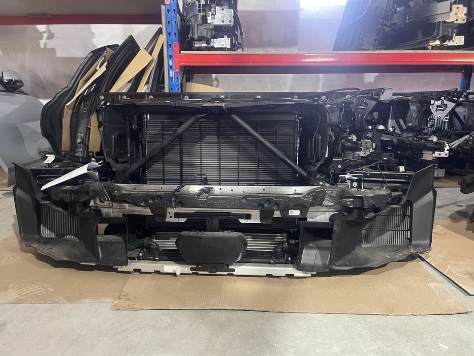 Передня панель телевізор радіатори BMW G05 G06 G07 X5 X6 X7 LCI