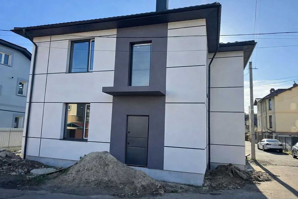 Продаж будинок в центральній частині міста