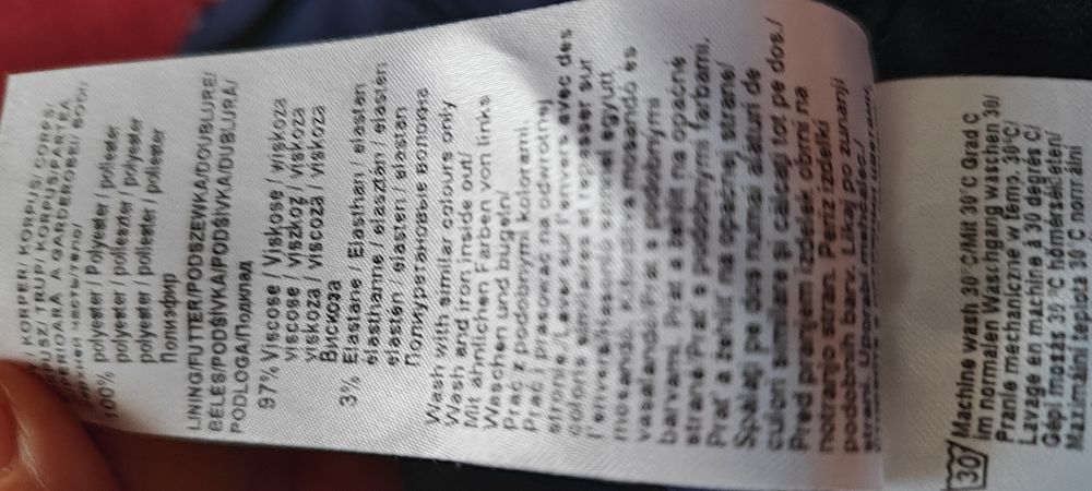 Szyfonowa sukienka w drobne kwiatki