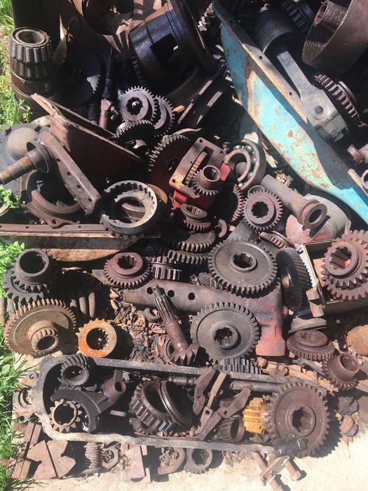 Продам запчастини до різних тракторів Т-25,Т-40,Т-16,МТЗ,ЮМЗ 80-90р