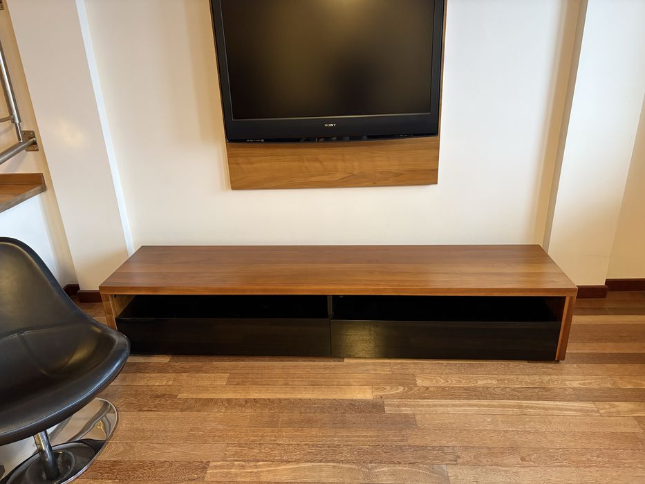 Zestaw mebli salon z forniru i czarnego szkła_ Vinotti Noriano