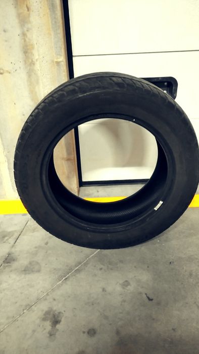 Pneu semi novo carro