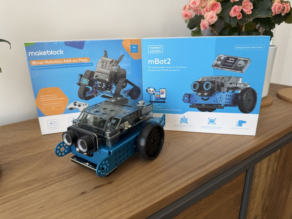 Makeblock robot mBot2 + rover robotics add-on pack