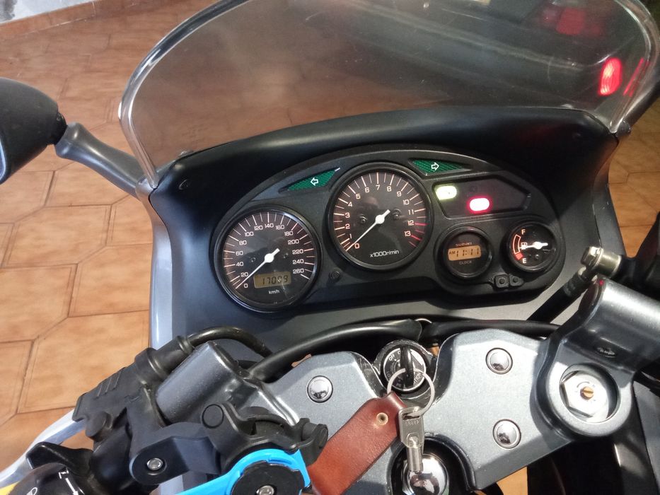 Suzuki gsxf 750 Nova