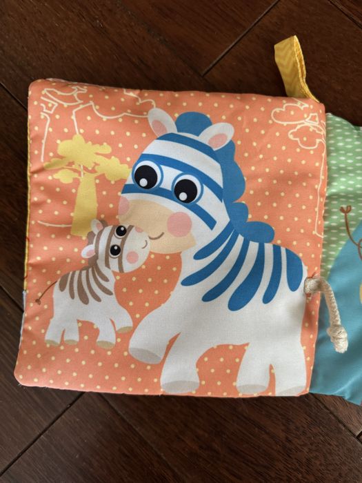 Розвиваюча книжка Chicco