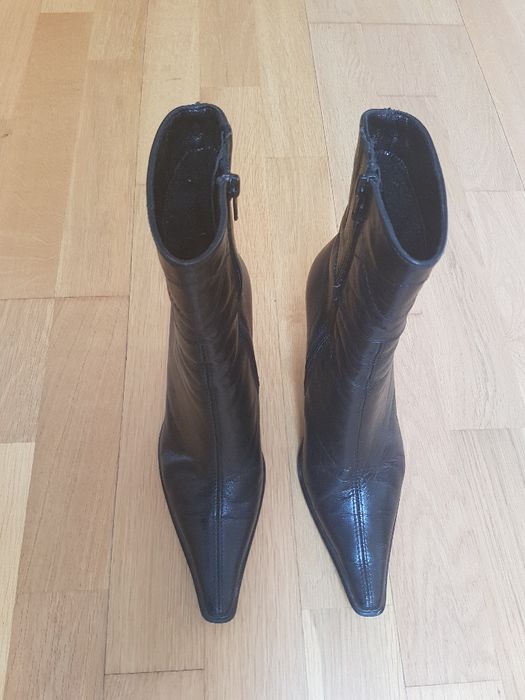 buty damskie krótkie czarne - skóra 36