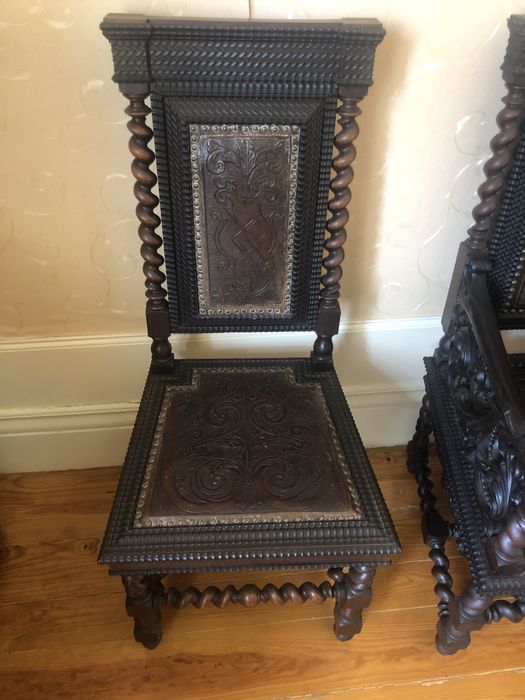 Movel antigo e conjunto de cadeirao e 6 cadeiras antigas