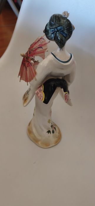 Estatueta chinesa porcelana 27 cm