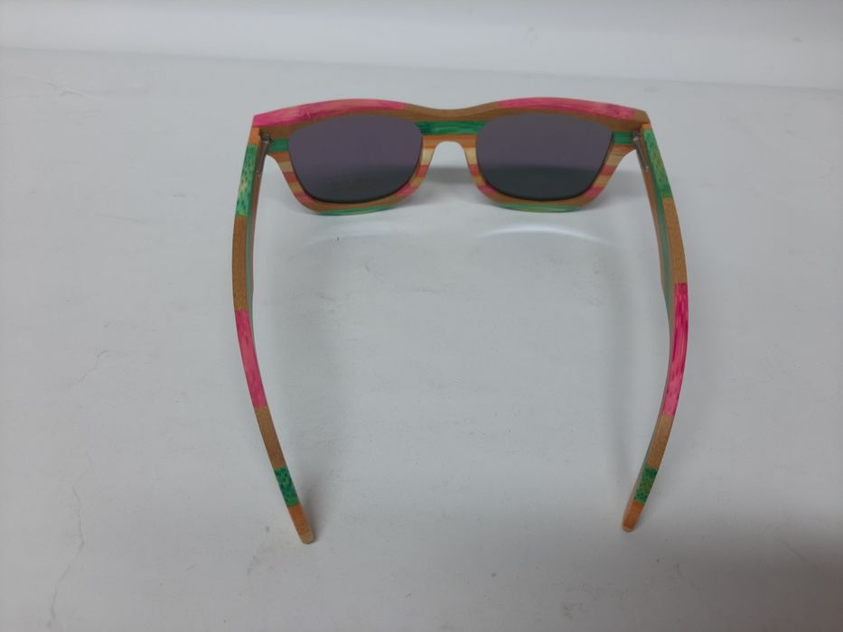 Drewniane okulary przeciwsłoneczne zielone