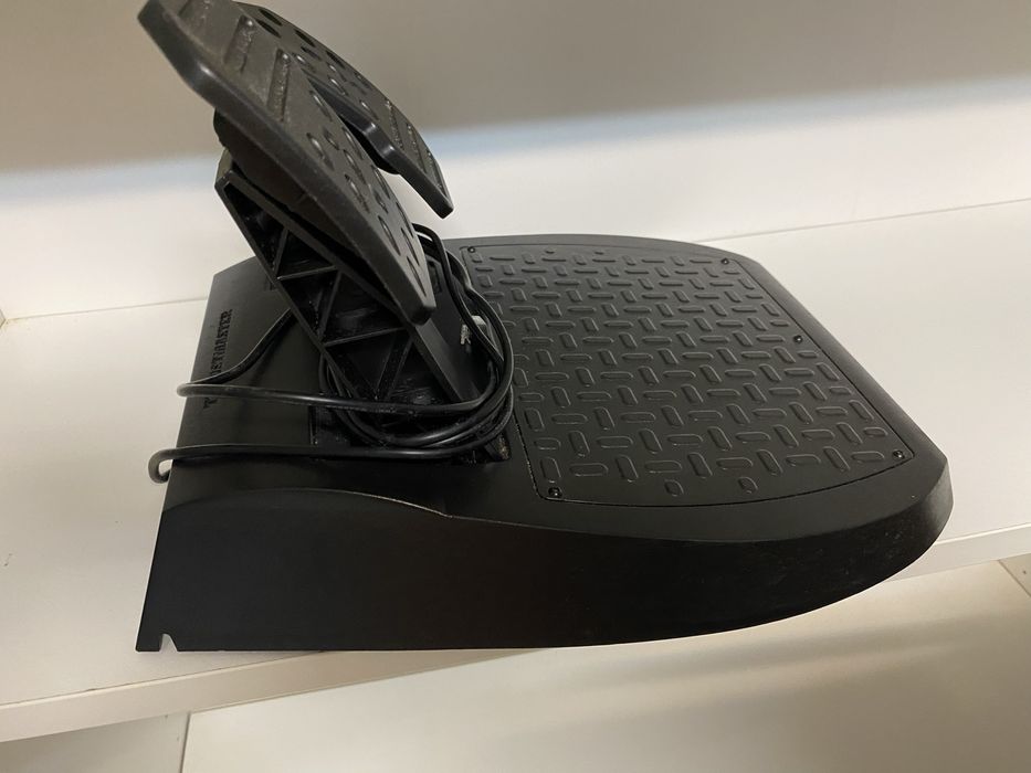 Thrustmaster - Volante e Pedais T80 Ferrari 488 GTB