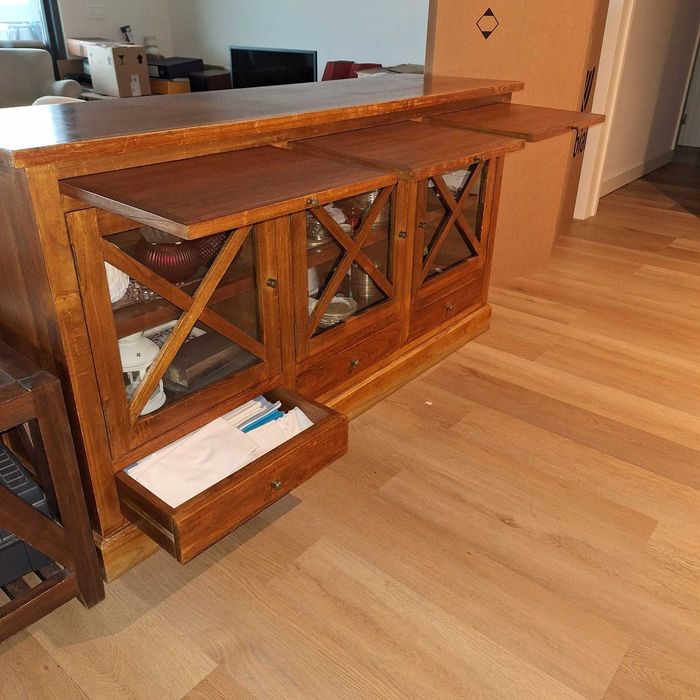 Aparador louceiro em madeira natural - Ótimo estado!