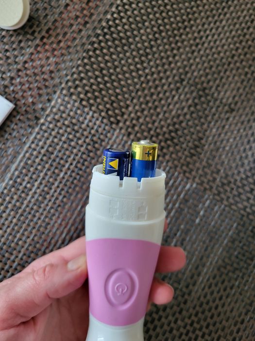 Електрическая щетка для очищення лица