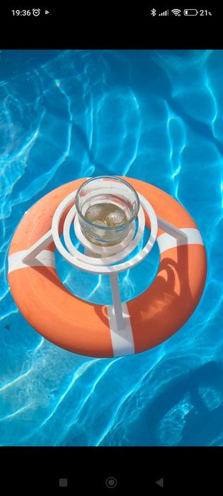 Boia de piscina para latas e copos