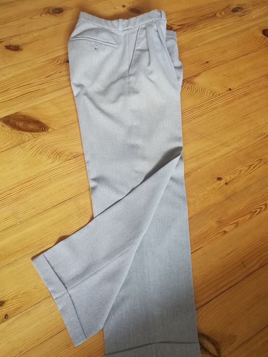 Garnitur męski trzy części z kamizelką jasny popiel 170 cm wzrostu