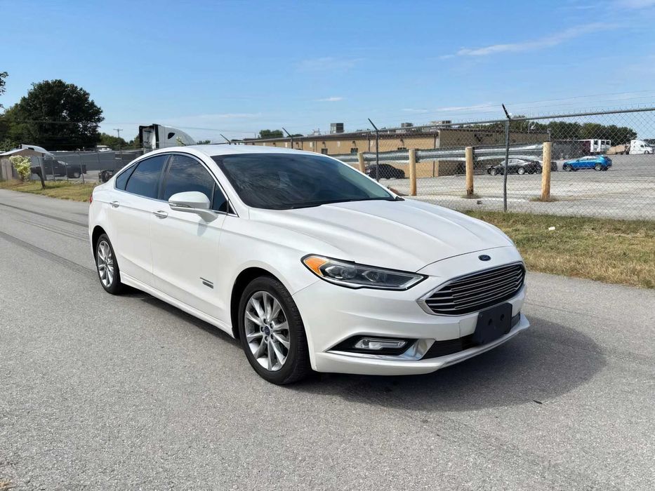 Ford Fusion Energi      2017