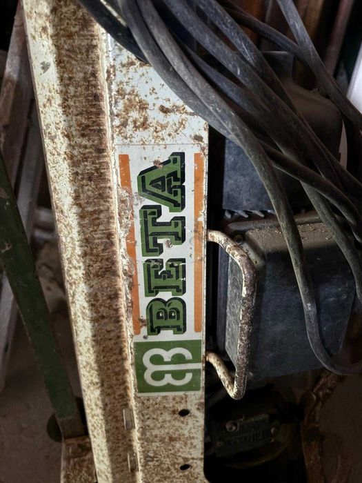 Pórtico com guincho e balde -500kg