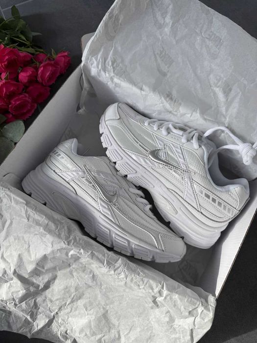 Жіночі кросівки Nike Initiator білі | женские кроссовки Nike Initiator