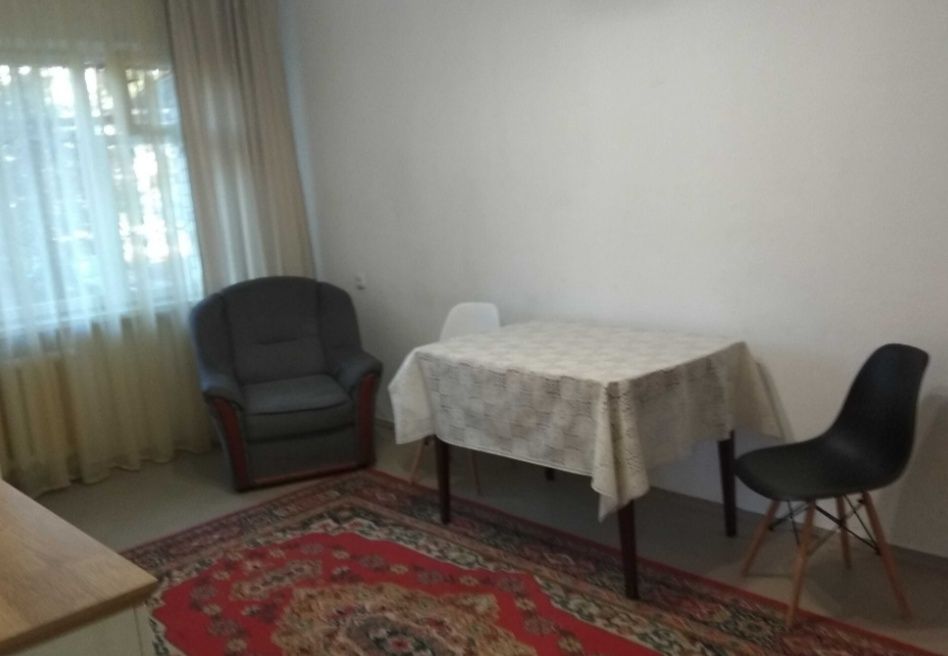Здається 3 кімната квартира на першому поверсі