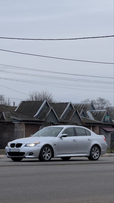 Продаю BMW E60 3.0 бенз 2009 автомат