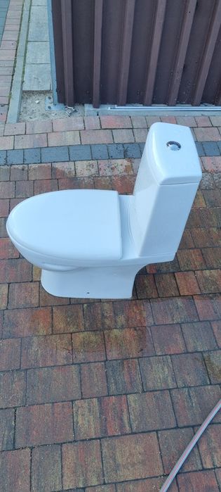 WC z umywalką Cersanit