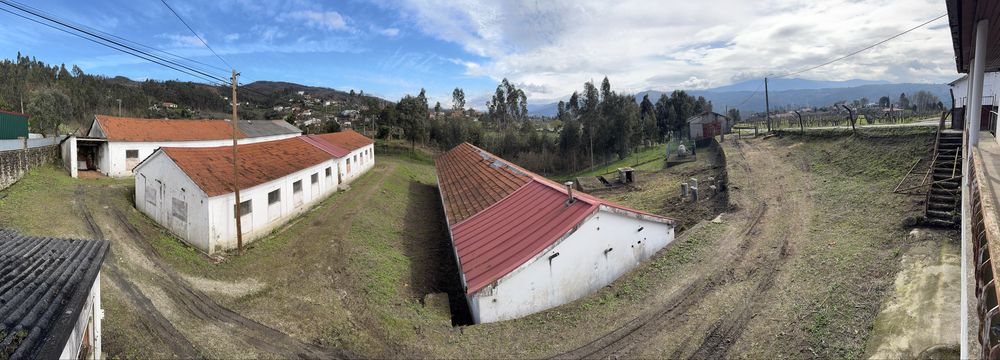 Venda de Armazéns Industriais e Moradia em Codeçoso (Celorico de Basto