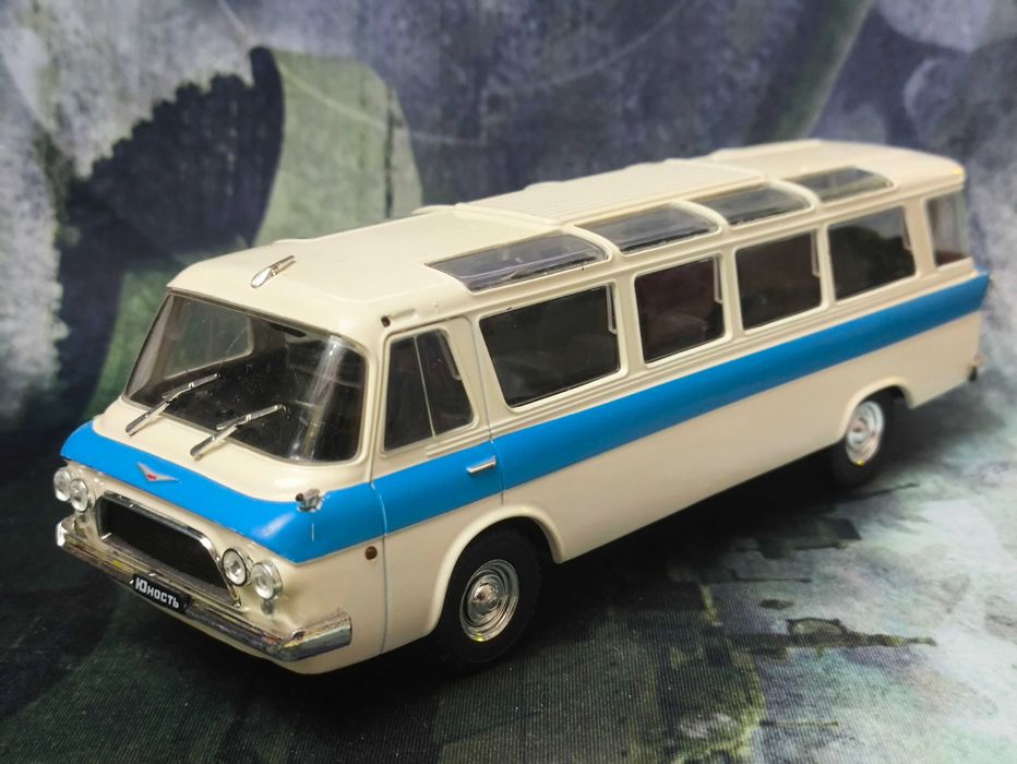 Модель автобуса ЗИЛ-118 Юность Deagostini 1/43: 550 грн