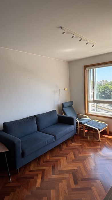 Sofá KINDA HOME+ Cadeirão / Poltrona com repousa-pés IKEA POANG Negociavel