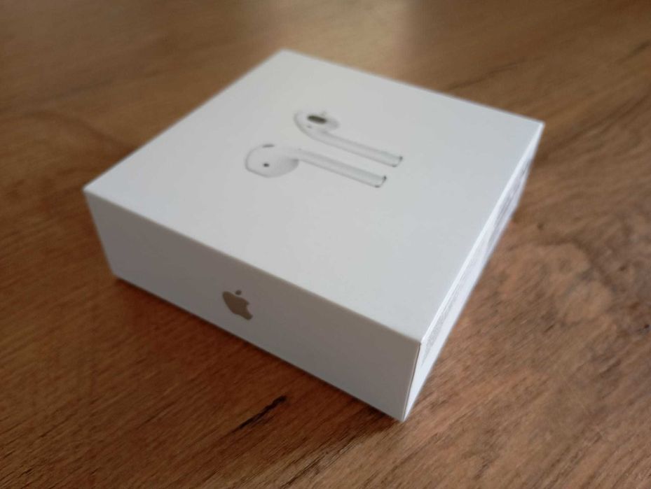 Pudełko do słuchawek AirPods firmy Apple