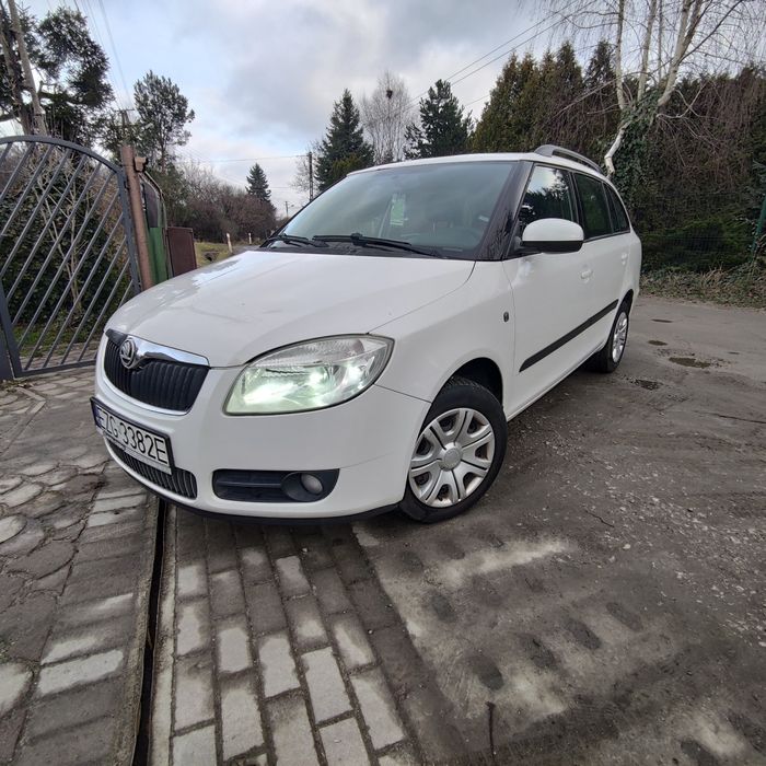 BDB Skoda Fabia II 1,4 16v PB klima NAVI 1 lakier OC/PT 11.26 bez RDZY