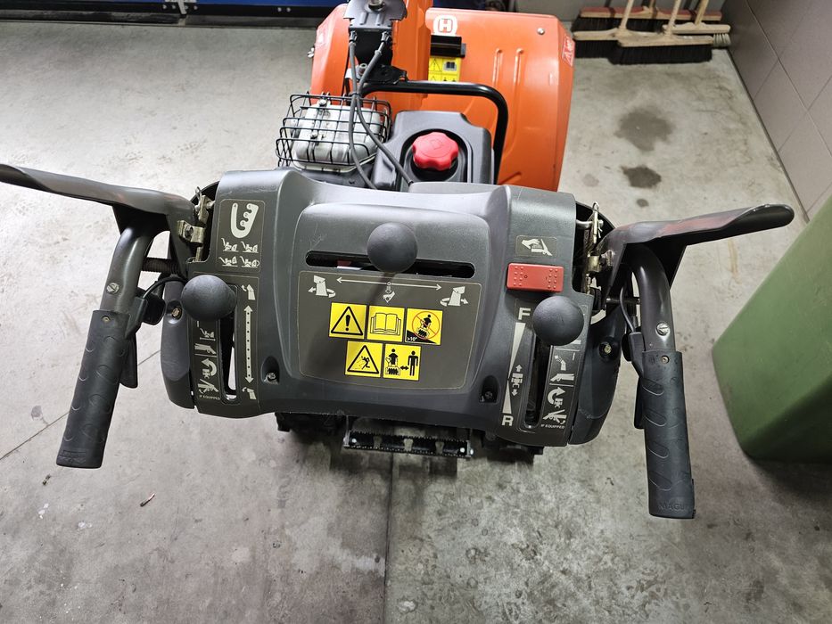 Odśnieżarka Husquarna ST 268 EPT