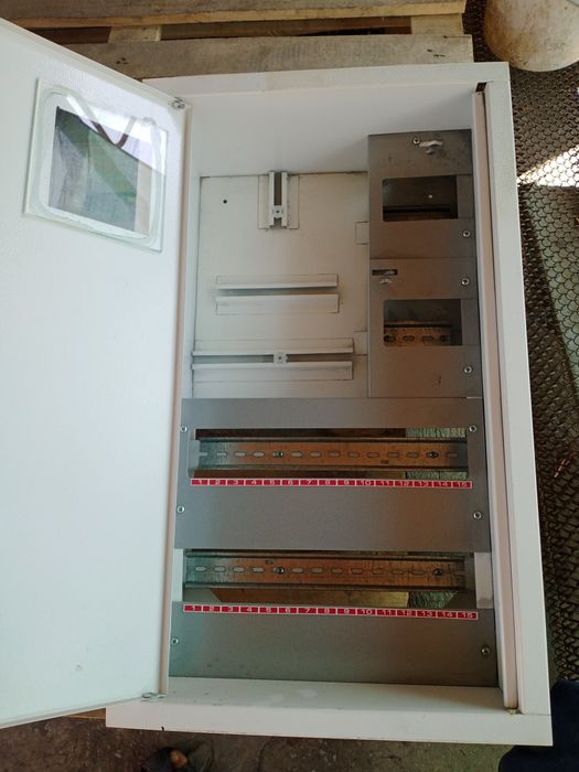 Щит бокс металлический пластик под автоматы