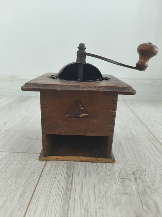 Stary retro młynek do kawy bez szufladki niekompletny kolekcjonerski