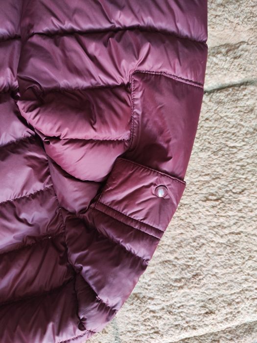 Продам куртку на пуху .