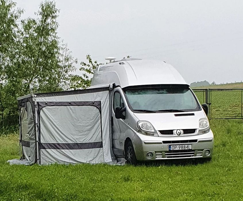 Renault trafic  1870cm3, 104km, wabasto, fotowoltaika, 4 os, markiza z zabudową