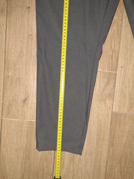 Nowe spodnie r. XL  (32)