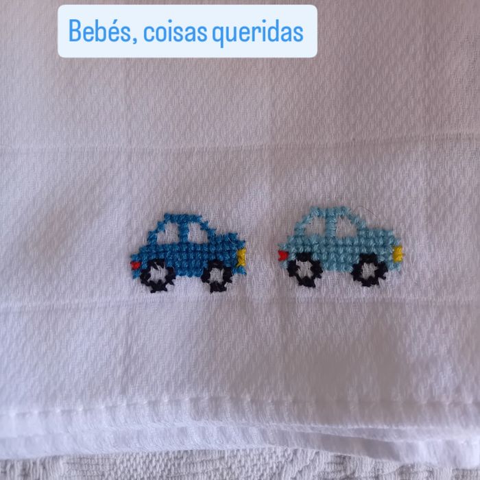Fraldas bordadas á mão