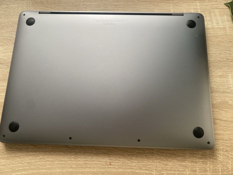 Продаю MacBook Pro 2019 ; i5,  ddr 8 gb, ssd 256gb.
