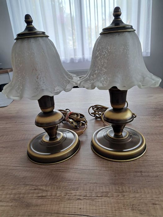 żyrandol z dwiema lampkami nocnymi
