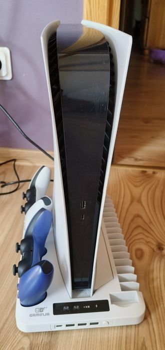 Konsola PlayStation 5 825gb + 2 Pady + podstawka chłodząca