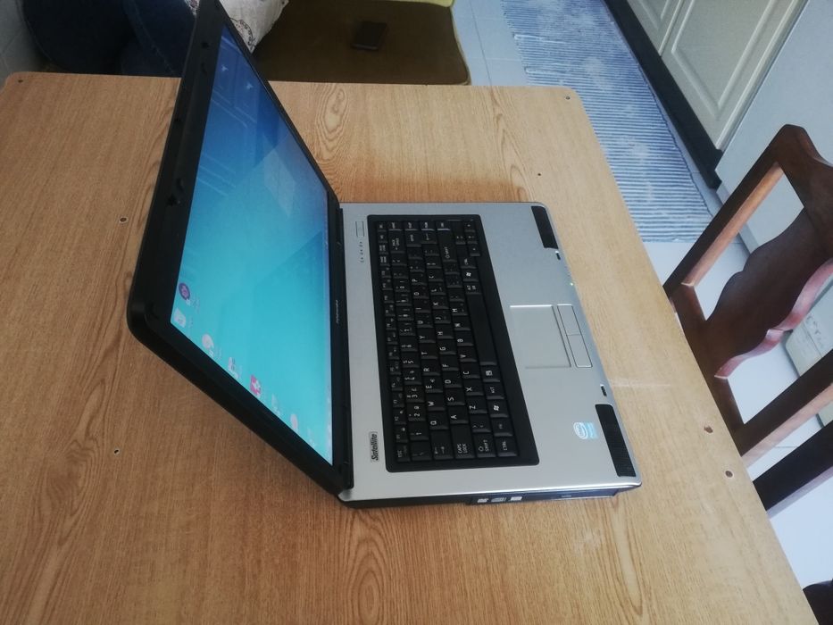 Portátil Toshiba ,SSD120GB, RAM3GB, 1.47GHZ dual core T2310.