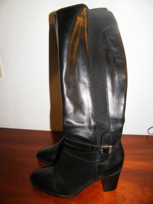 Botas pretas altas/até ao joelho, muito pouco uso (Senhora, nº36)