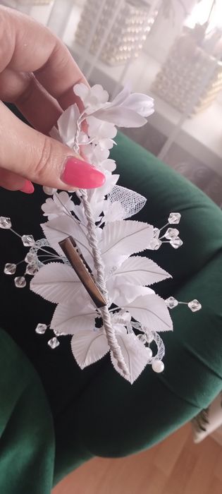 Piękna ozdoba do włosów ślub -komunia