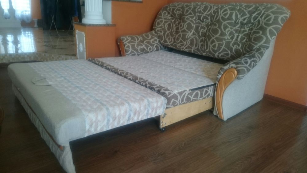 Диван та два крісла